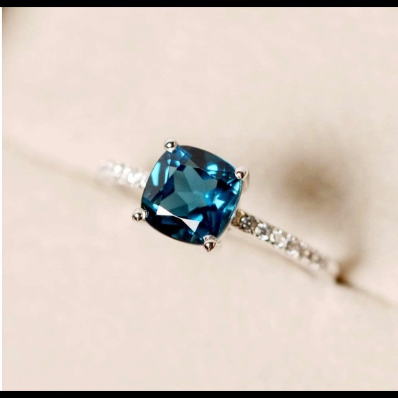 Women’s Engagement Ring Sapphire Blue Size 8 - Picture 2 of 5